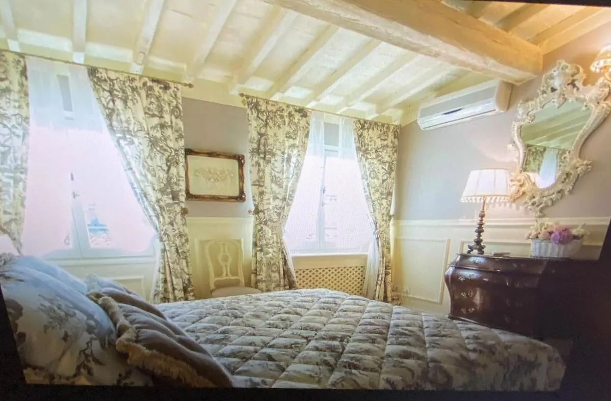 Signoria Suite Elegant With View Palazzo Vecchio フィレンツェ アパート